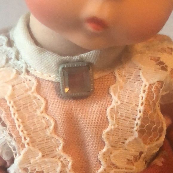 Madam Alexander # Meg from “Little Women “#408 Miniature Showcase - Picture 3 of 16